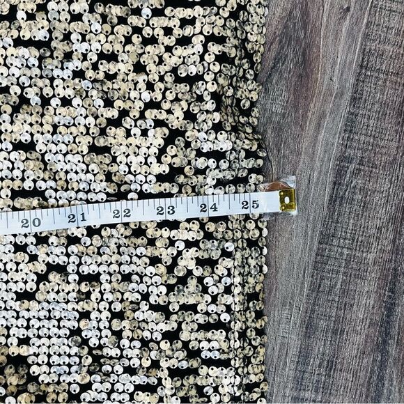 BKE Boutique Gold Sequin Tank Top - Picture 5 of 9